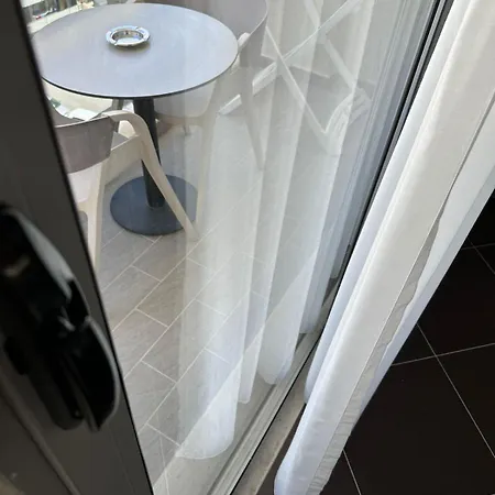 Nais Апартаменты *